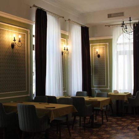Hotel 1883 Bakoe Buitenkant foto