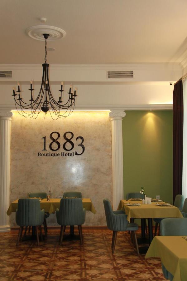Hotel 1883 Bakoe Buitenkant foto