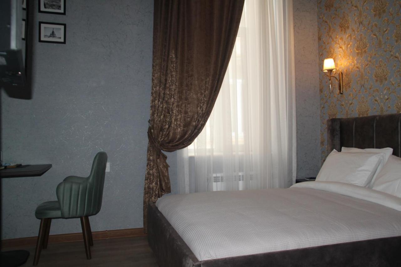 Hotel 1883 Bakoe Buitenkant foto