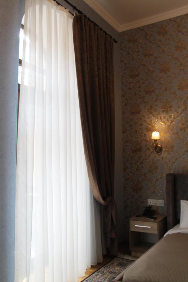 Hotel 1883 Bakoe Buitenkant foto
