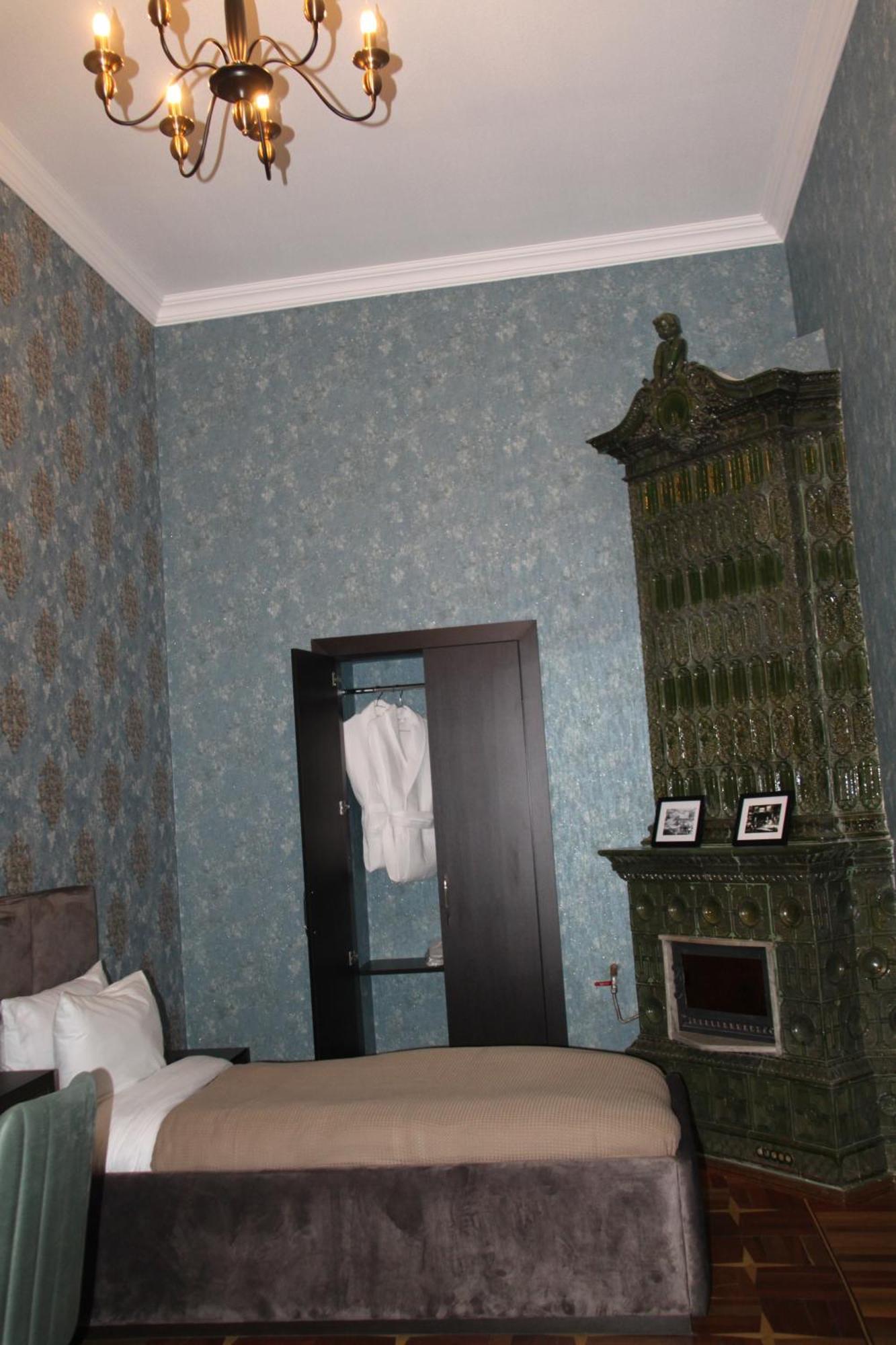 Hotel 1883 Bakoe Buitenkant foto